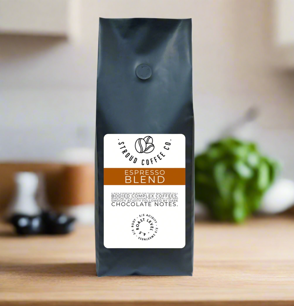 A rich espresso blend designed for those who prefer full bodied complex coffees.
Our espresso blend has bold flavours with a very low and smooth acidity followed by