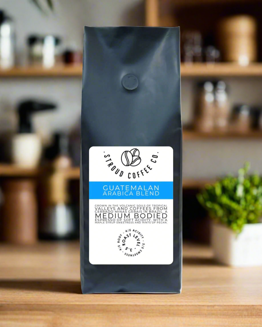 A two bean speciality Arabica blend with beans from Guatemala grown in the volcanic soils of tropical valleys and coffees from Cerrado Minas Gerais in Brazil.
A medi